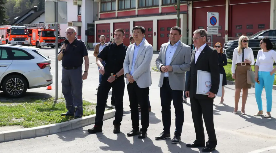 4-Corpo_news_2024_donates_fire_truck-900-500.webp 4-Corpo_news_2024_donates_fire_truck-900-500.webp