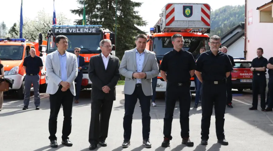6-Corpo_news_2024_donates_fire_truck-900-500.webp 6-Corpo_news_2024_donates_fire_truck-900-500.webp