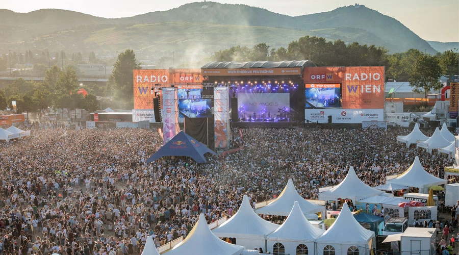 Hisense_AT_Sommer_sonne_fussball_2_900x500.webp Hisense_AT_Sommer_sonne_fussball_2_900x500.webp