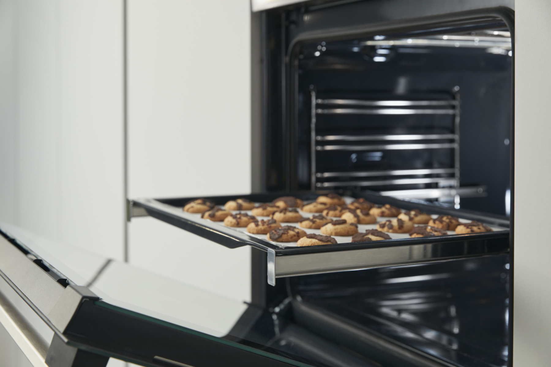 Hisense BI64211PX, Forno Multifunzione Termoventilato, Cavità XXL 77L , Auto Pulizia Pirolitica Hisense BI64211PX, Forno Multifunzione Termoventilato, Cavità XXL 77L , Auto Pulizia Pirolitica