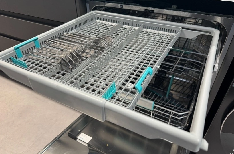 Image showing top tray of dishwasher Image showing top tray of dishwasher