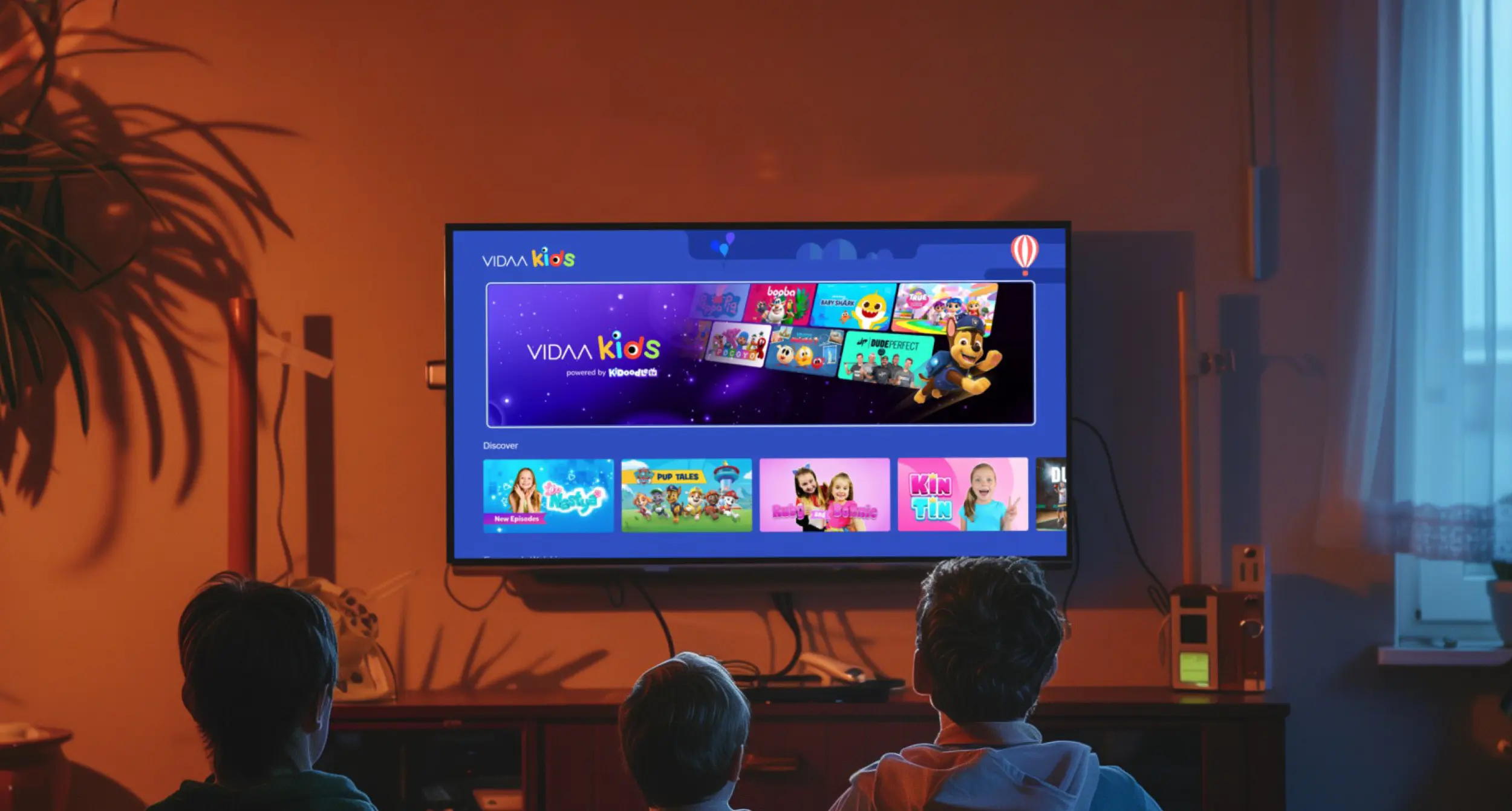 Children watching VIDAA on television Children watching VIDAA on television
