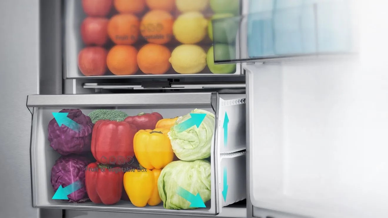 An image showing fruit and vegetables in the RS818 produce drawer