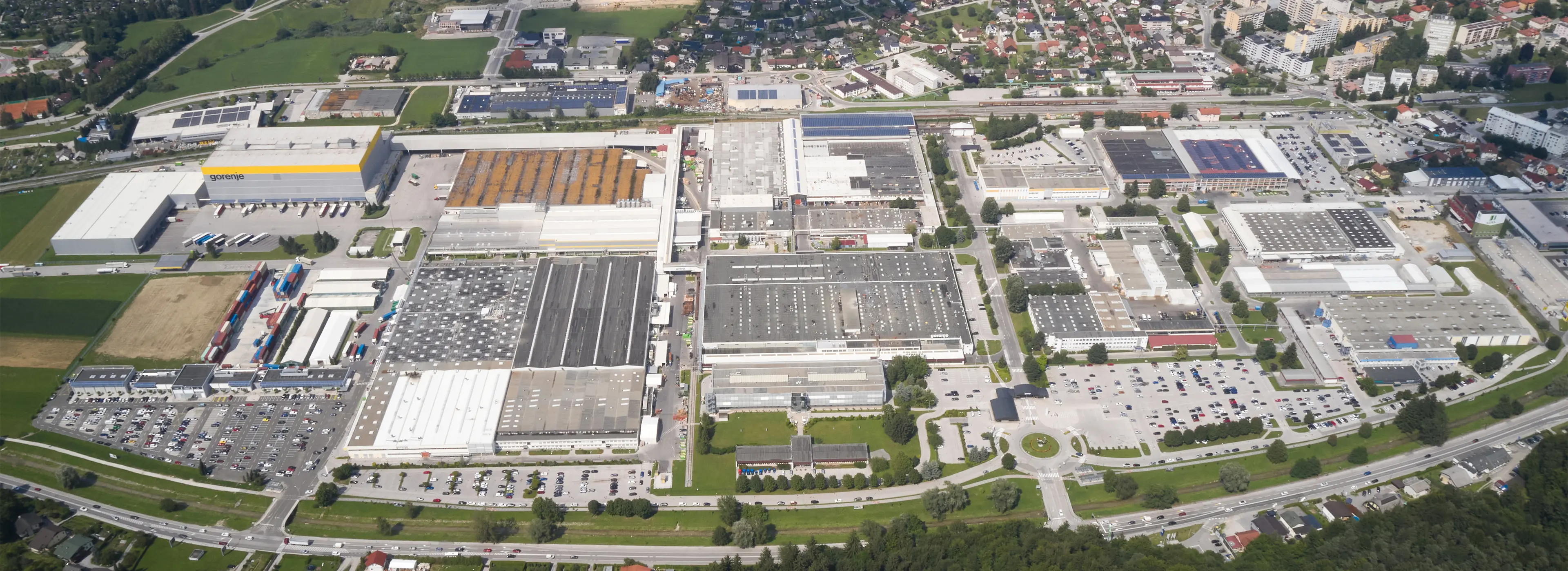 gorenje_zunanjost_julij_2023_marinsek 6_3840x1400.webp gorenje_zunanjost_julij_2023_marinsek 6_3840x1400.webp