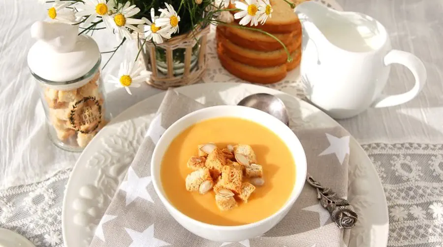 hisense_microwave_recipes_blog_chamomille_soup_900x500.webp